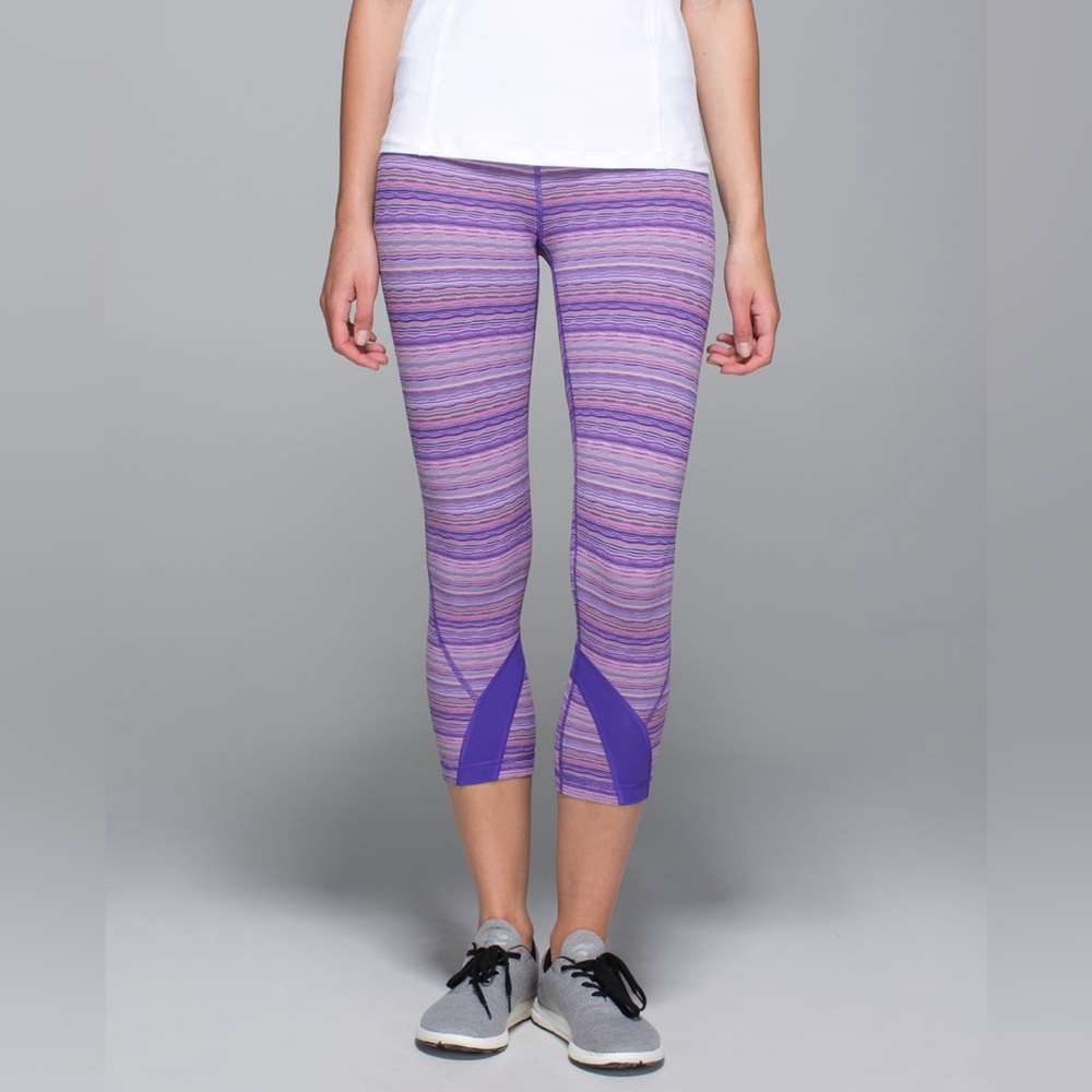 Lululemon Run Inspire Crop II All Luxtreme
Space Dye Twist Iris Flower Pink